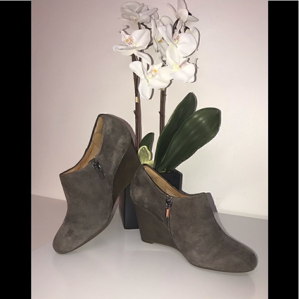 NWOB Clark’s Artisan Booties  